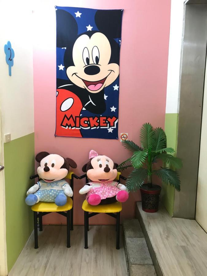 Апартаменты Mickey House-Fuxing Тайчжун Экстерьер фото